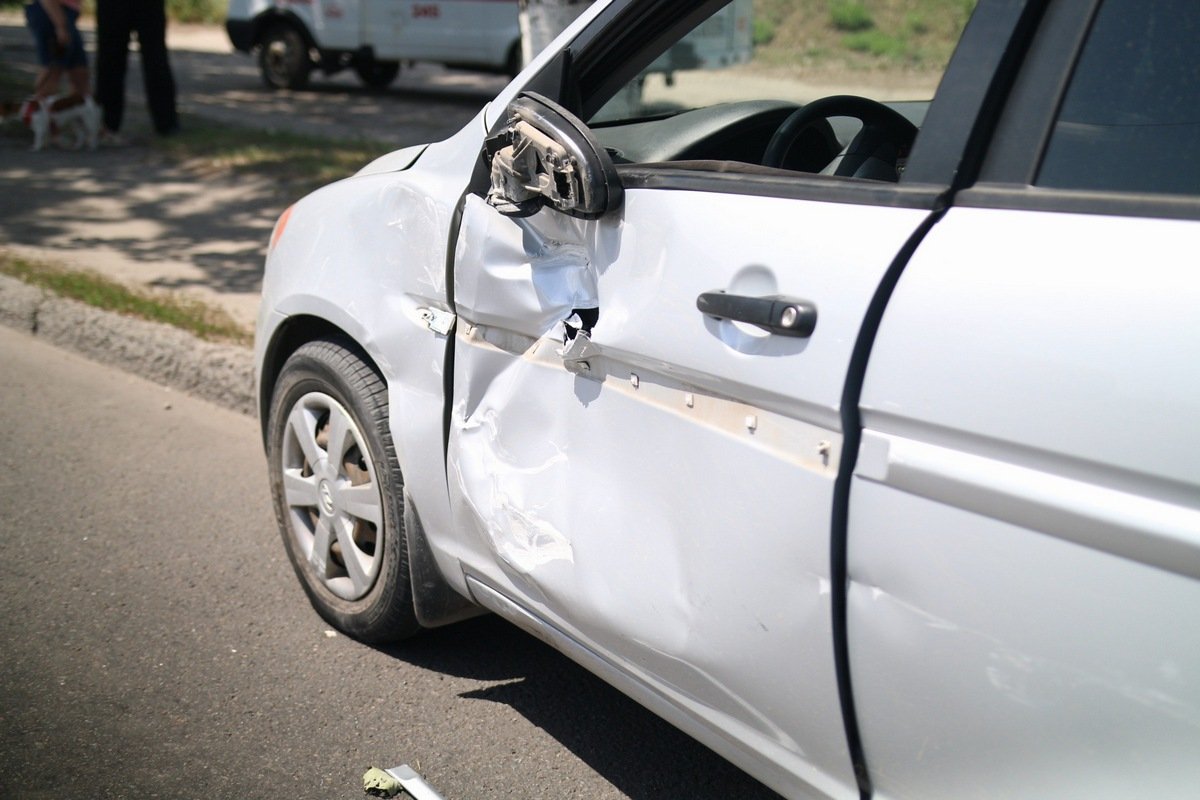 В Днепре столкнулись грузовик с прицепом и Hyundai с ребенком внутри 5