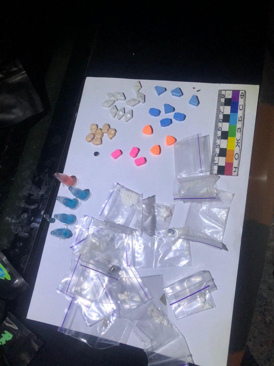 Мужчина разносил "товар" в районе проулка Гоголя Мужчина разносил "товар" в районе проулка Гоголя