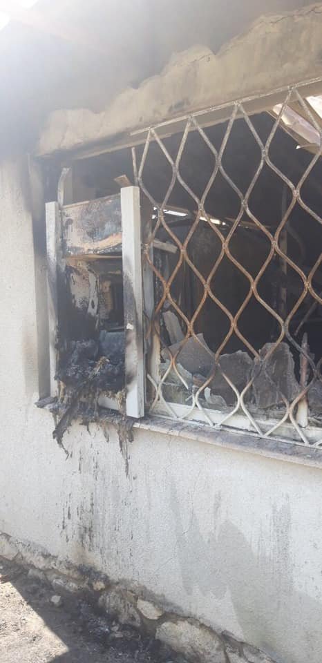 Новенький банкомат в селе сожгли Новенький банкомат в селе сожгли