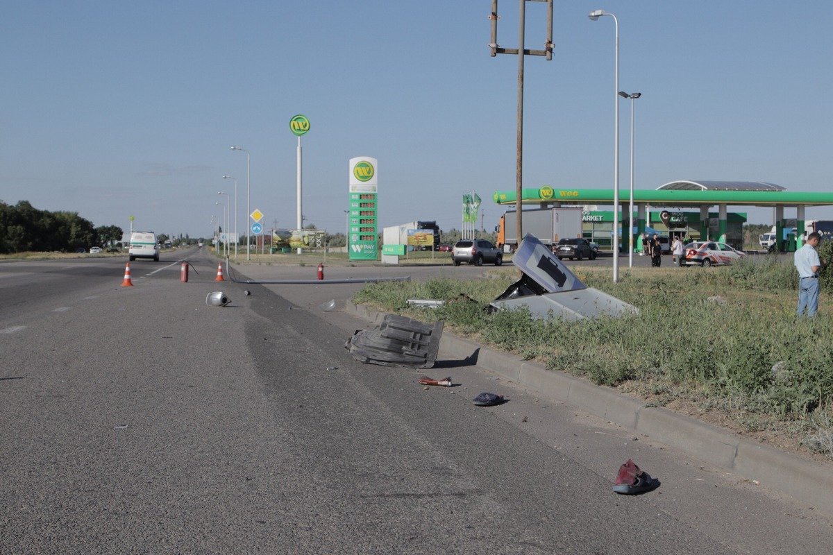 ДТП произошло возле заправки WOG ДТП произошло возле заправки WOG