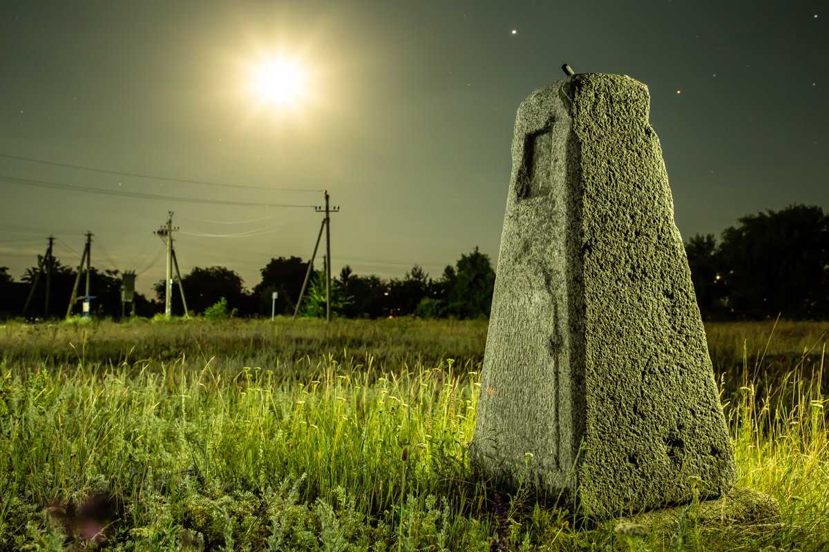 Ночью пейзажи становятся таинственнее  Ночью пейзажи становятся таинственнее
