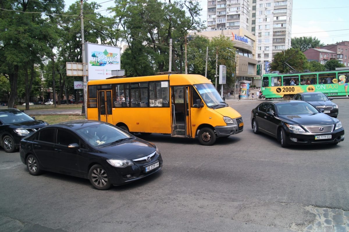 Женщину сбили на пешеходном переходе Женщину сбили на пешеходном переходе