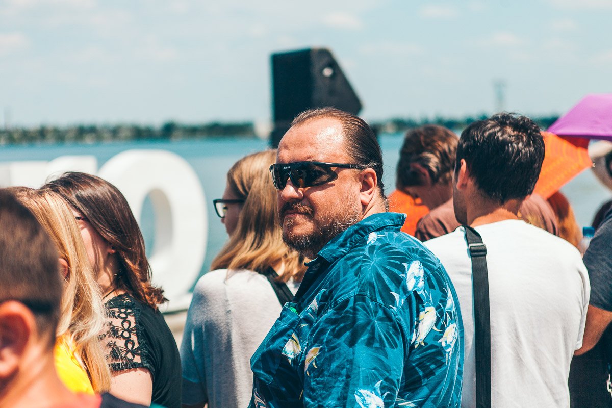 Все собрались в ожидании Все собрались в ожидании