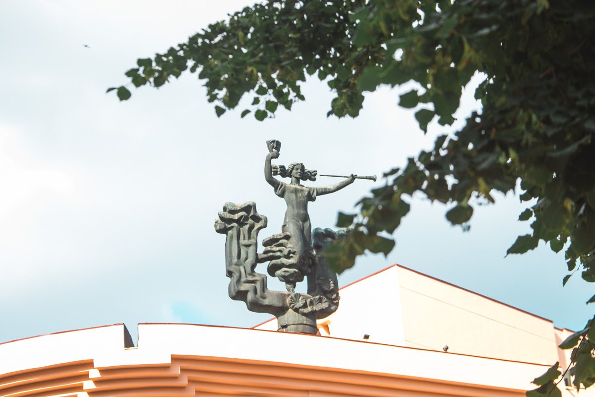 Но тем, кто однажды уплыл за буйки,