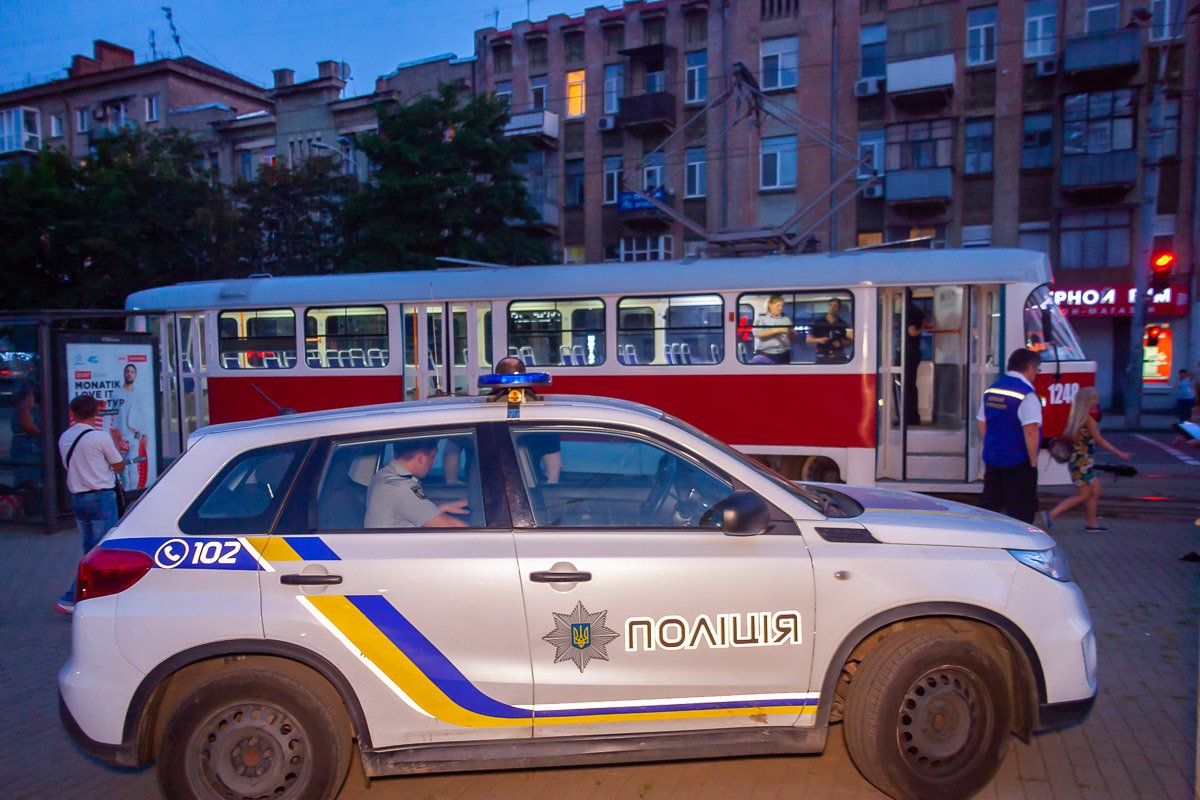 Движение трамваев в сторону вокзала было остановлено на 1 час Движение трамваев в сторону вокзала было остановлено на 1 час