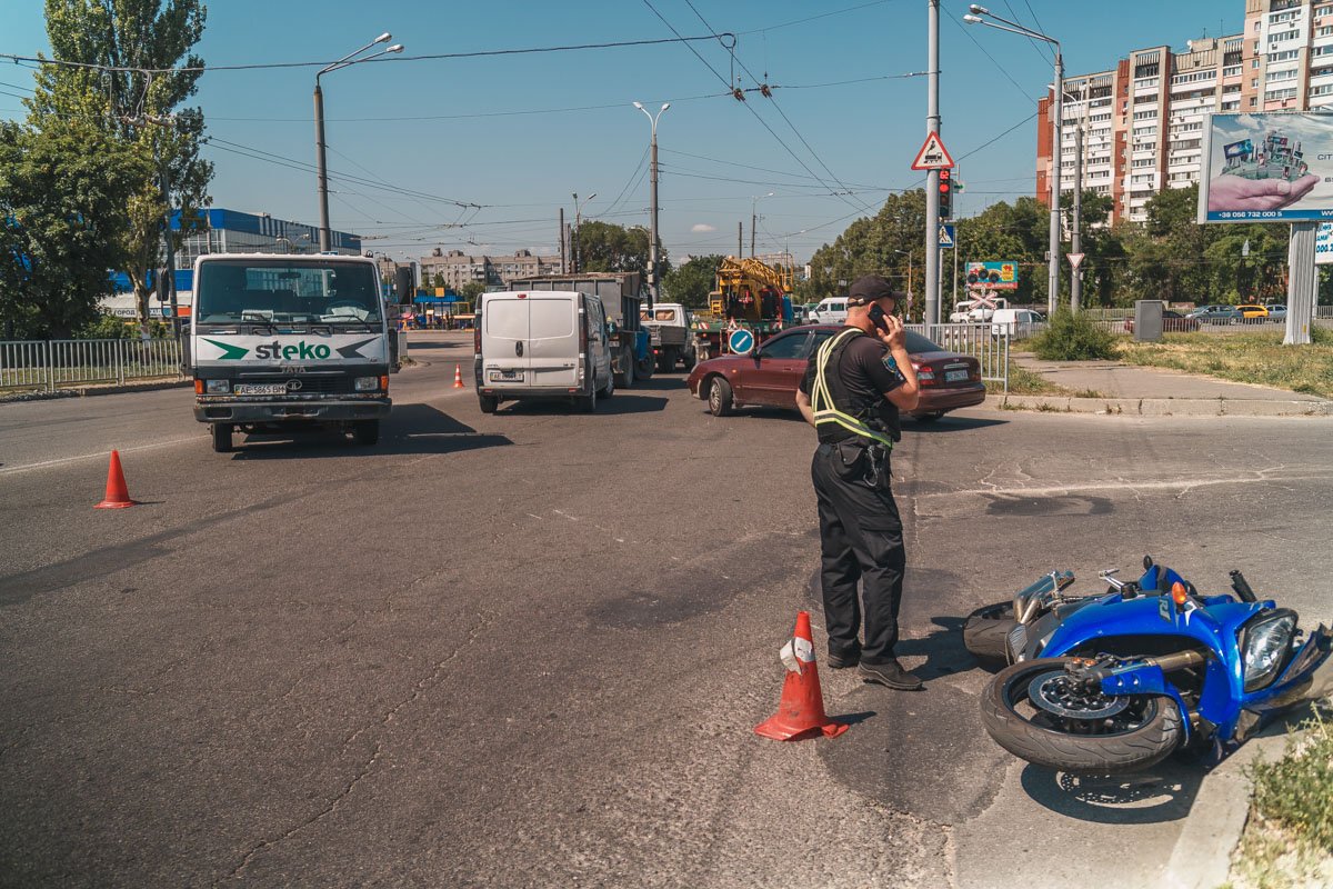 По предварительной информации, оба транспортных средства ехали по Паникахи в сторону Сокола