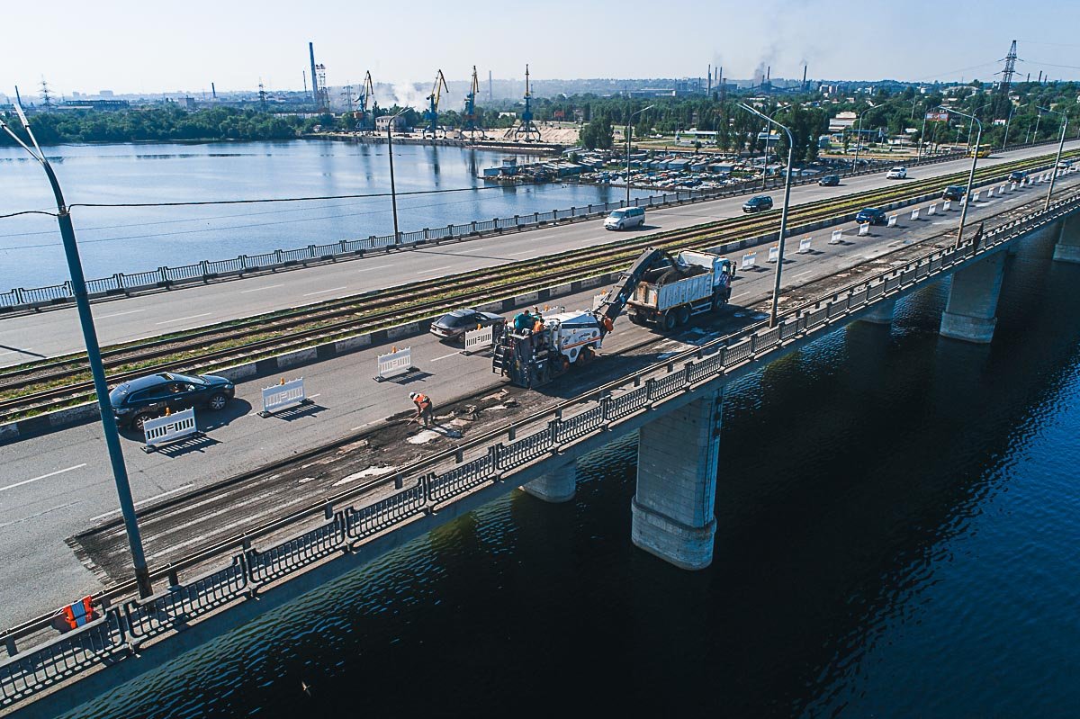 Работают коммунальщики Работают коммунальщики