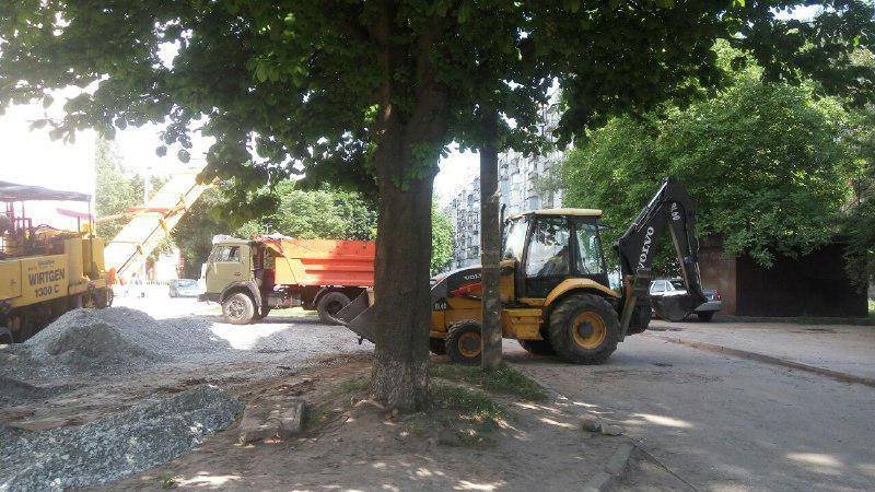 Жители довольны внутриквартальными дорогами Жители довольны внутриквартальными дорогами