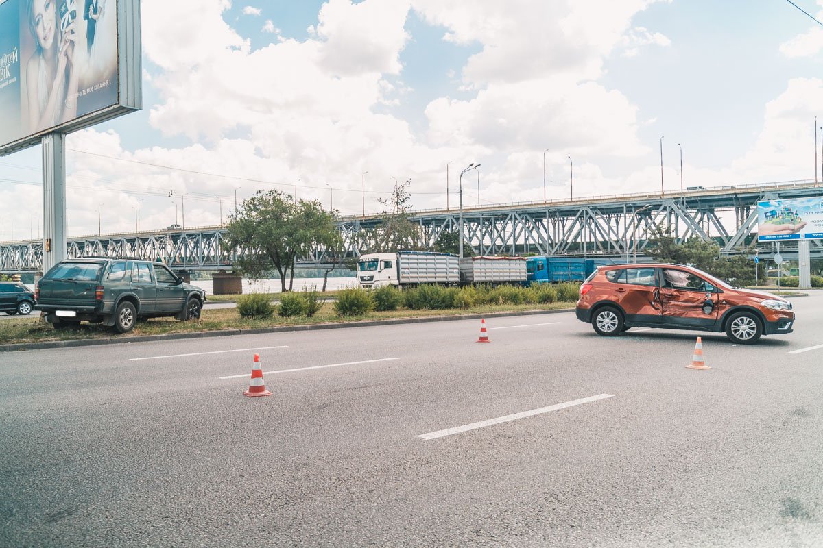 Проездной крайний правый и крайний левый ряд Проездной крайний правый и крайний левый ряд