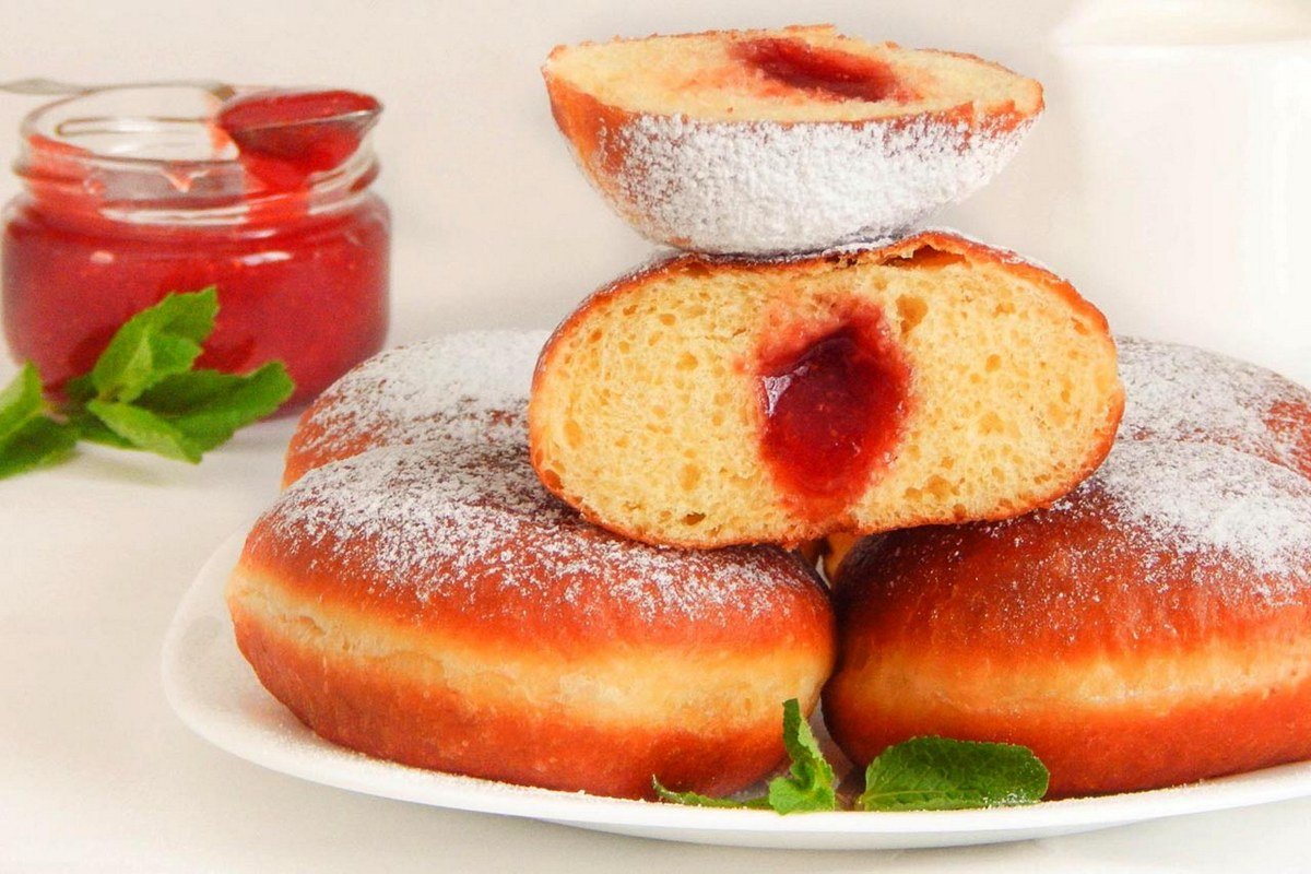Полезные и вкусные рецепты: как приготовить пончики с клубнично-ванильной начинкой 1