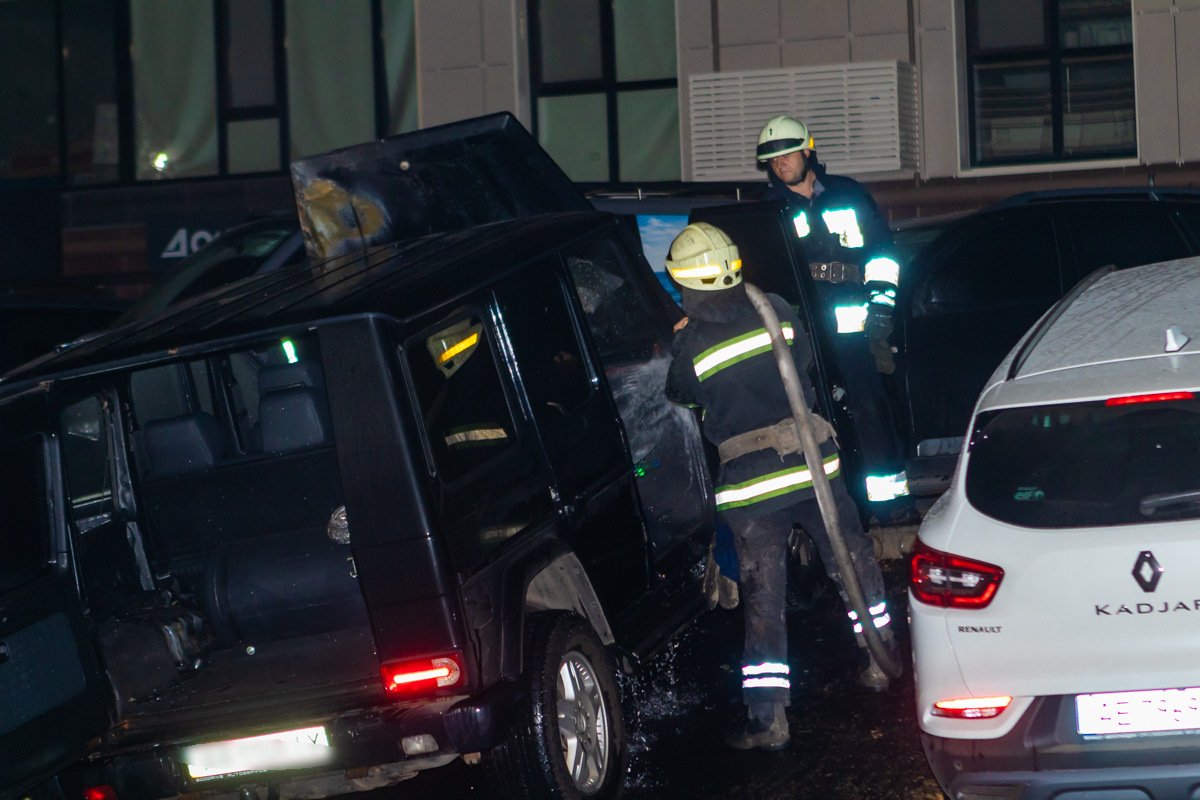 Горел автомобиль Горел автомобиль