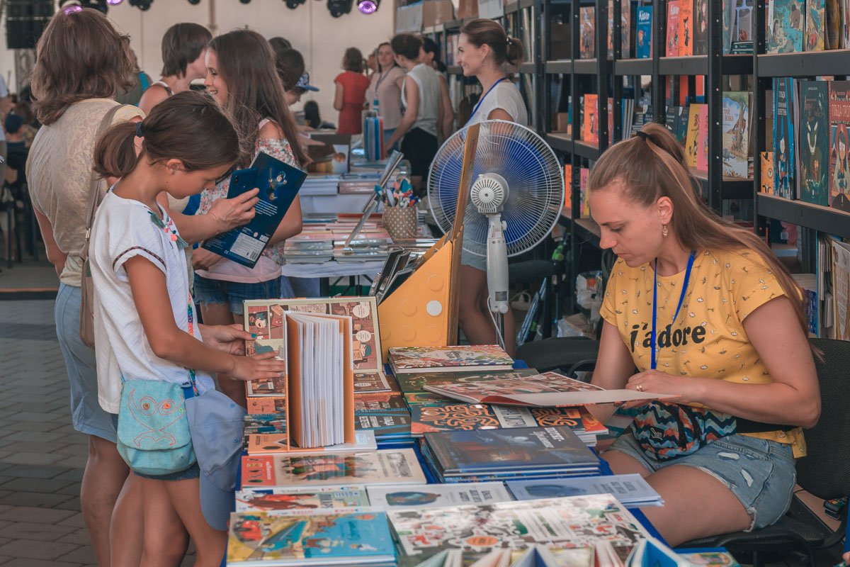 Локации буквально кишат посетителями Локации буквально кишат посетителями