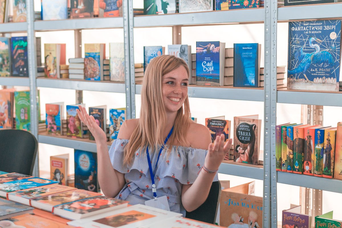 Сложно сидеть сложа руки, когда вокруг тебя столько интересного Сложно сидеть сложа руки, когда вокруг тебя столько интересного