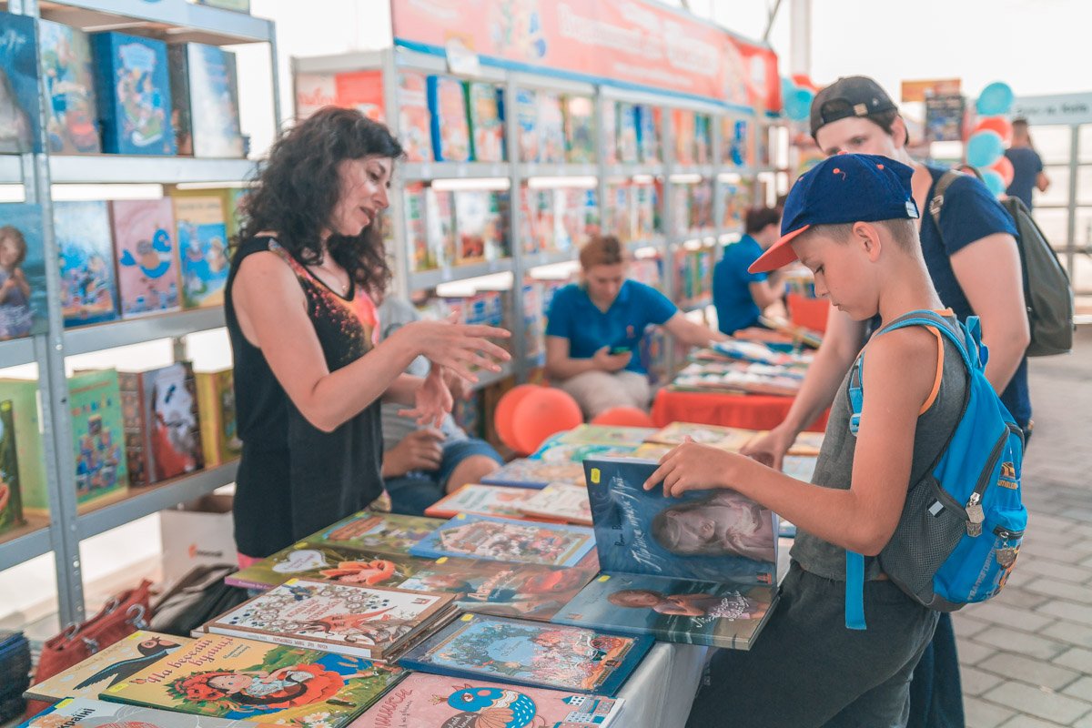 Книга похожа на холодильник — открываешь ее и радуешься, что она полная Книга похожа на холодильник — открываешь ее и радуешься, что она полная