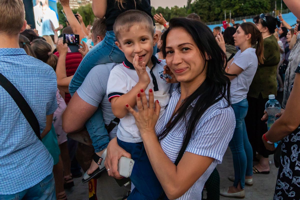 Многие пришли с детьми