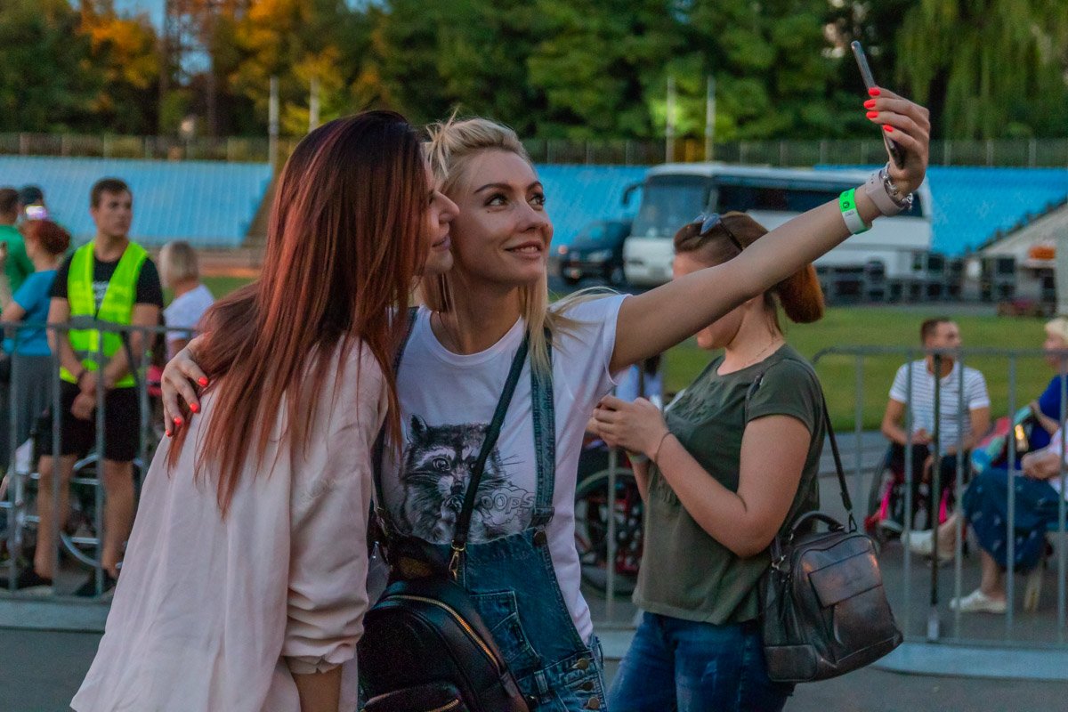 Прекрасный летний вечер с подругами