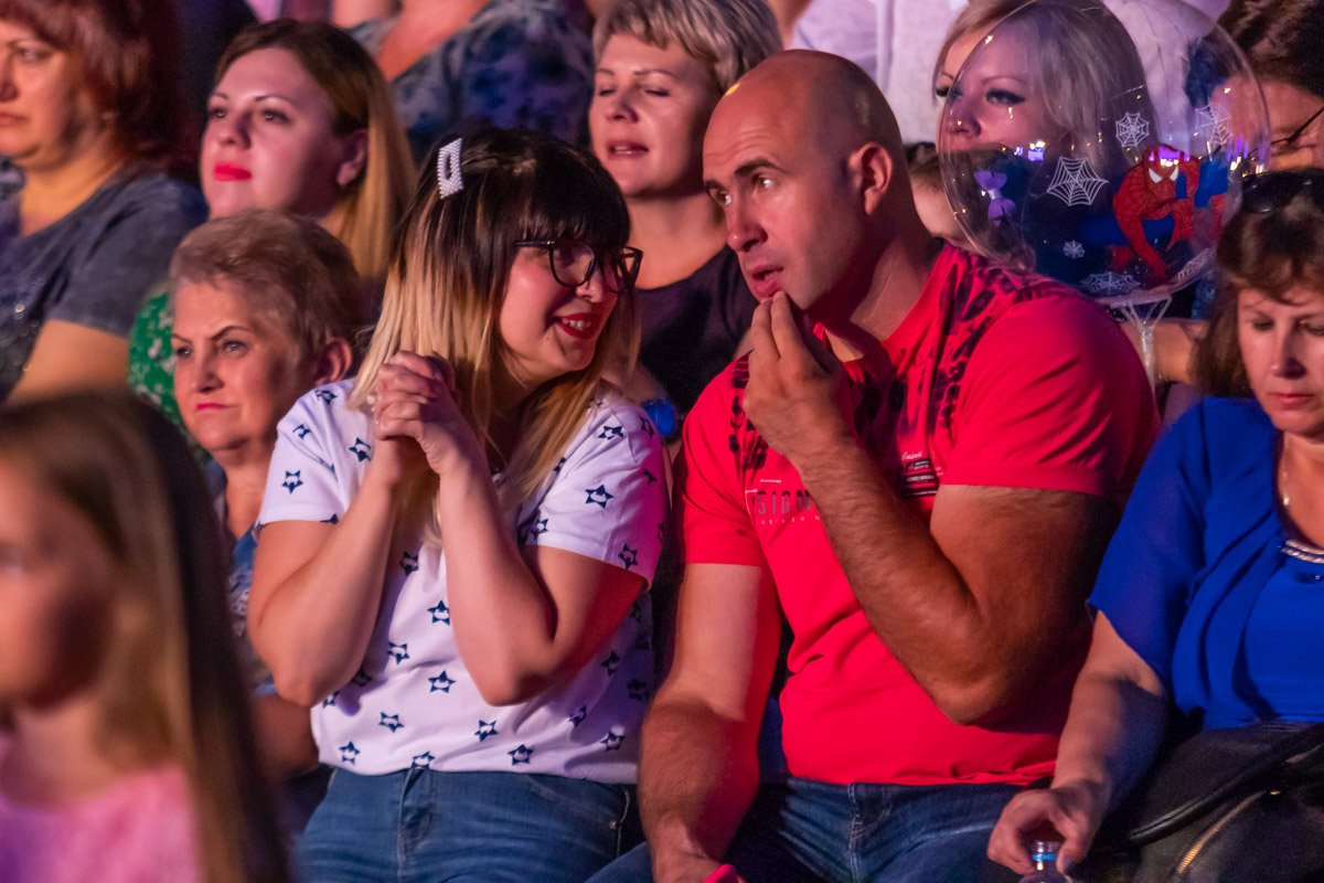 -Это же та самая новая песня, помнишь? - Эээ