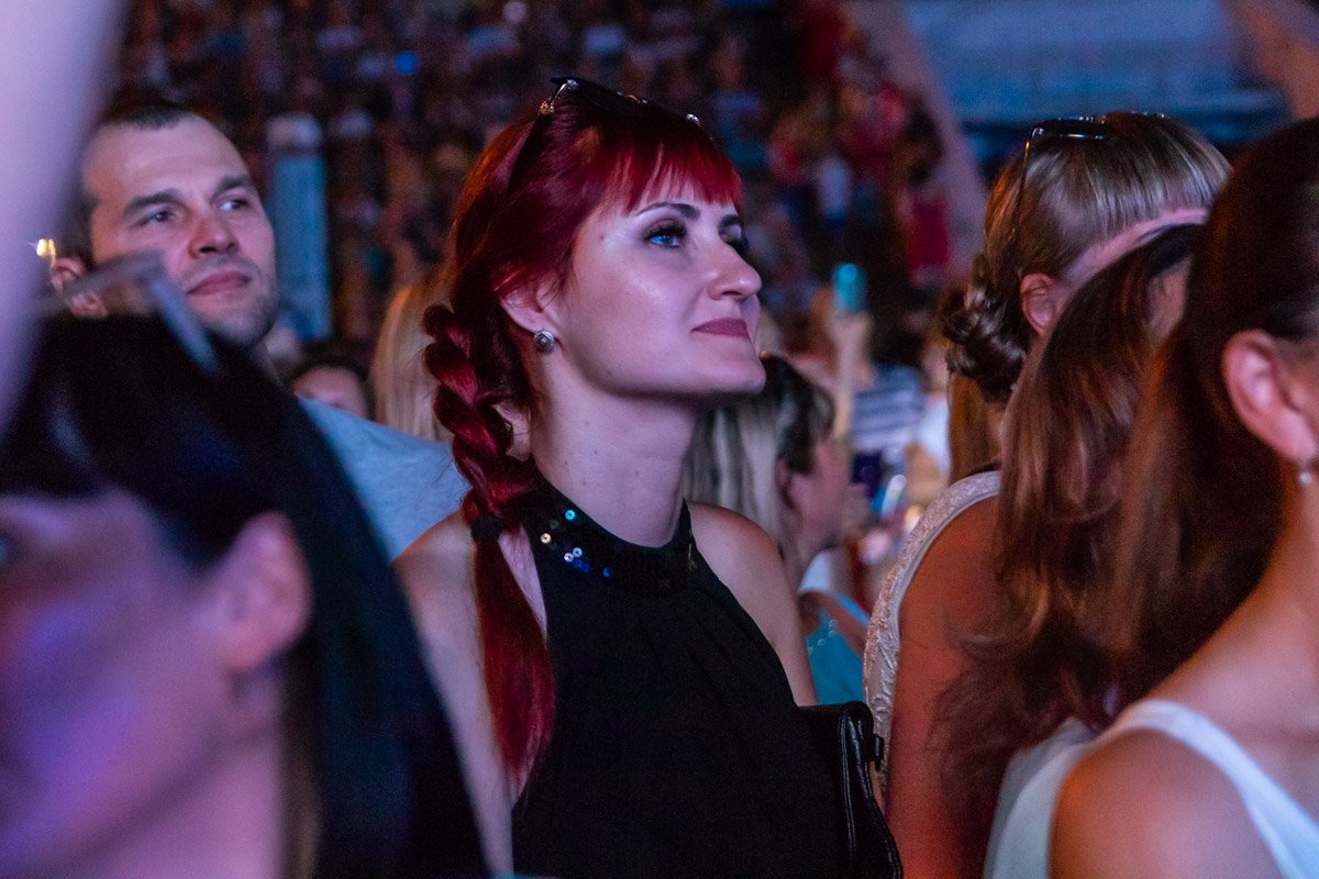 Кого-то песни артиста растрогали 