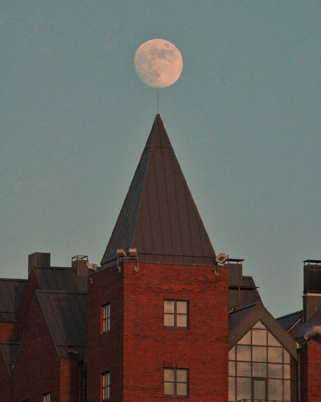 Луна. Фото: ramis.gasimov