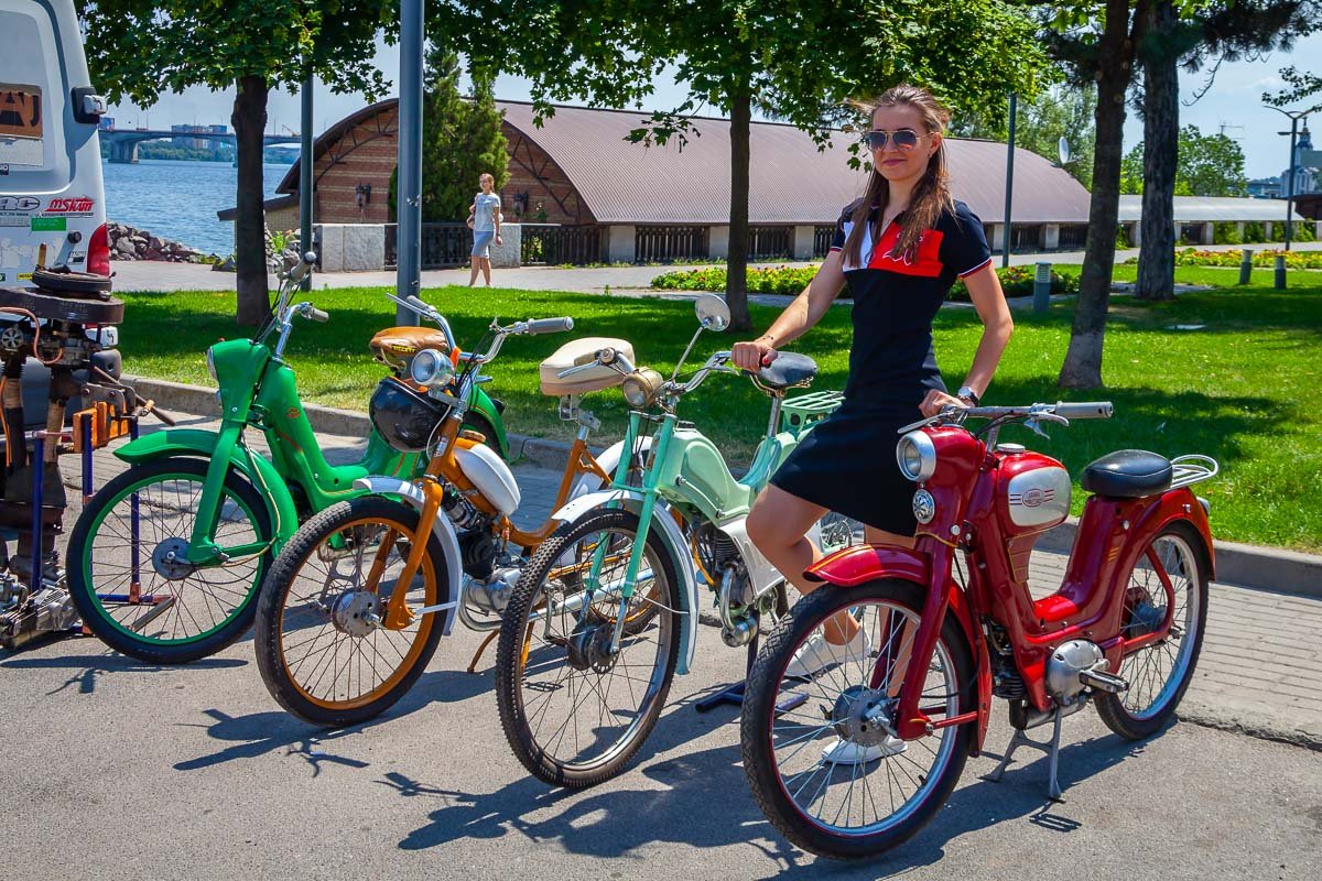 Некоторые модели не выехали в колонну Некоторые модели не выехали в колонну