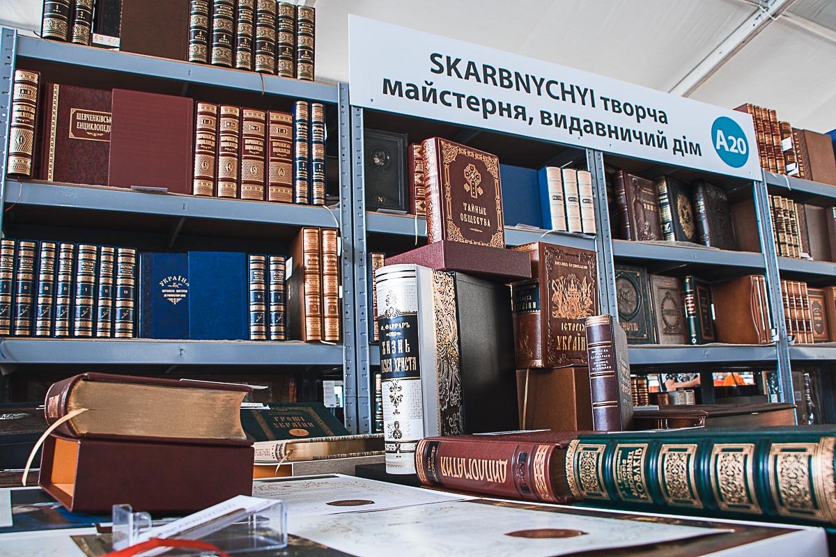 Хочется трогать настоящие книги