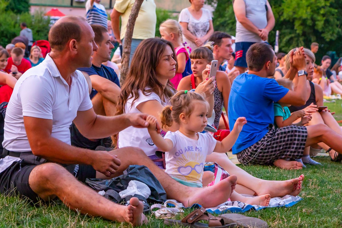 Контингент - самый разный, от малышей до пенсионеров