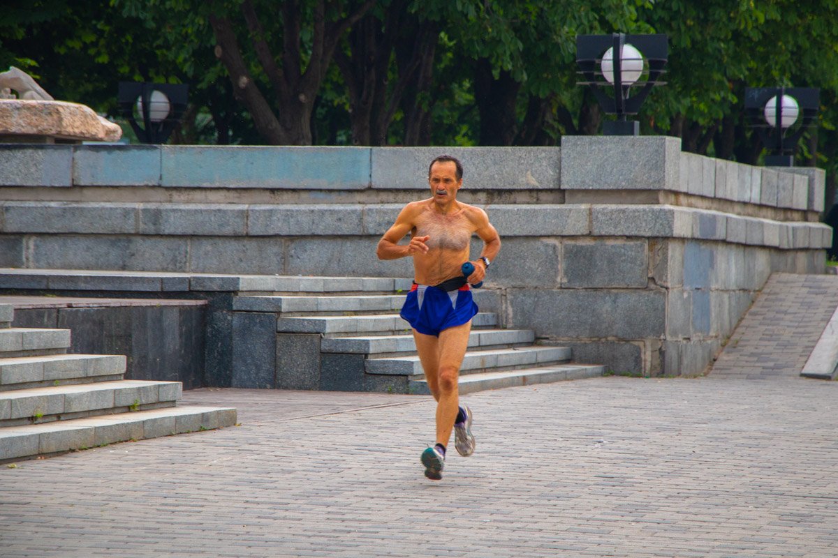 В такое время здесь можно встретить разве что несколько человек, выгуливающих собак или пробегающего мимо спортсмена