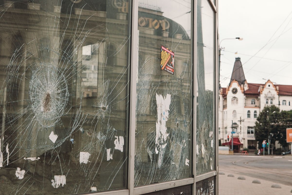 Иногда чувствуешь себя, как эта витрина