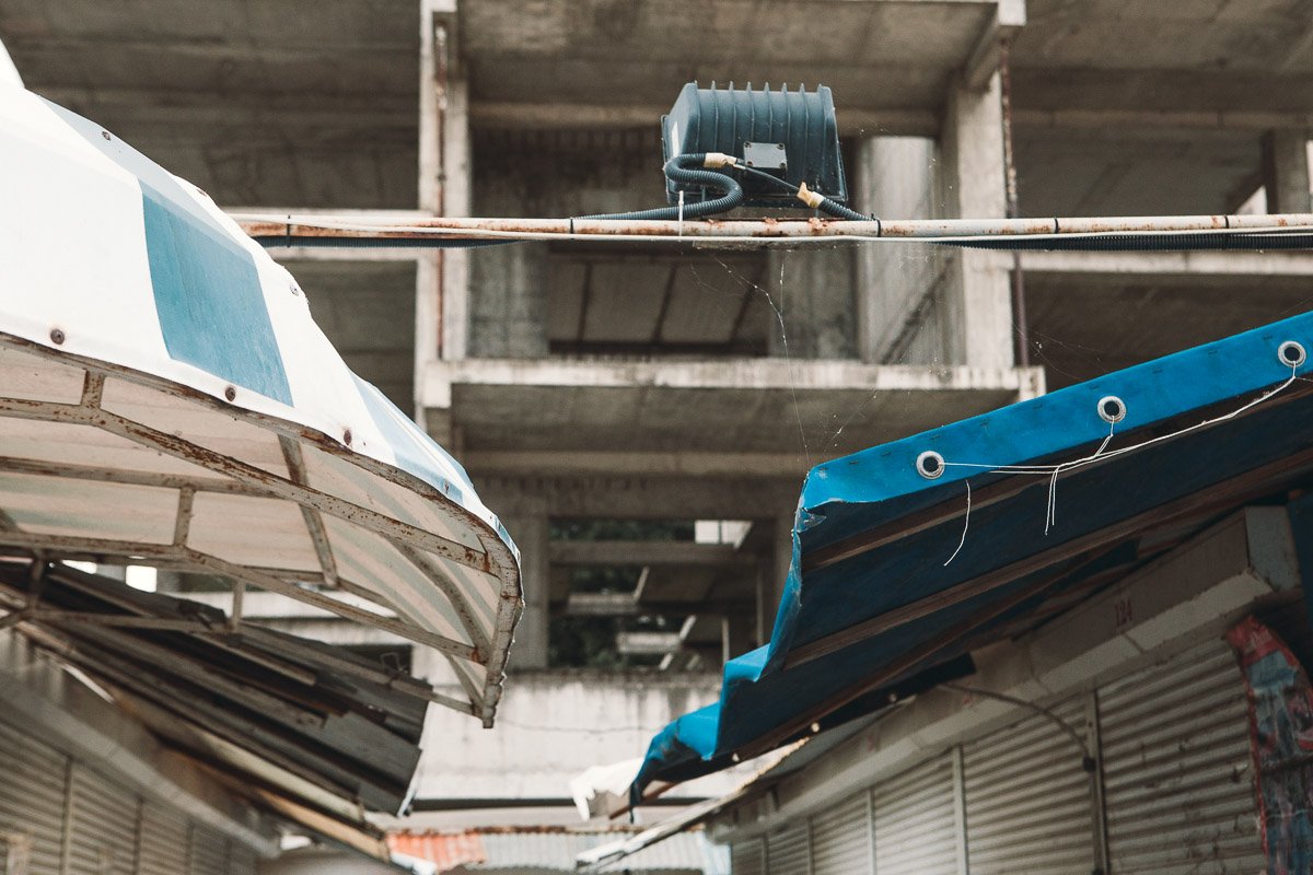 Хочется спрятаться