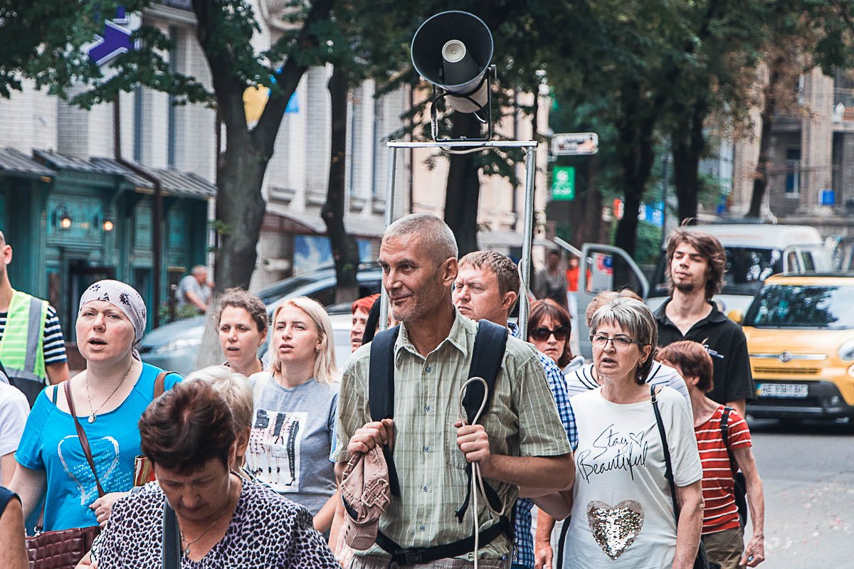 Техника превратила речь в неразборчивую Техника превратила речь в неразборчивую