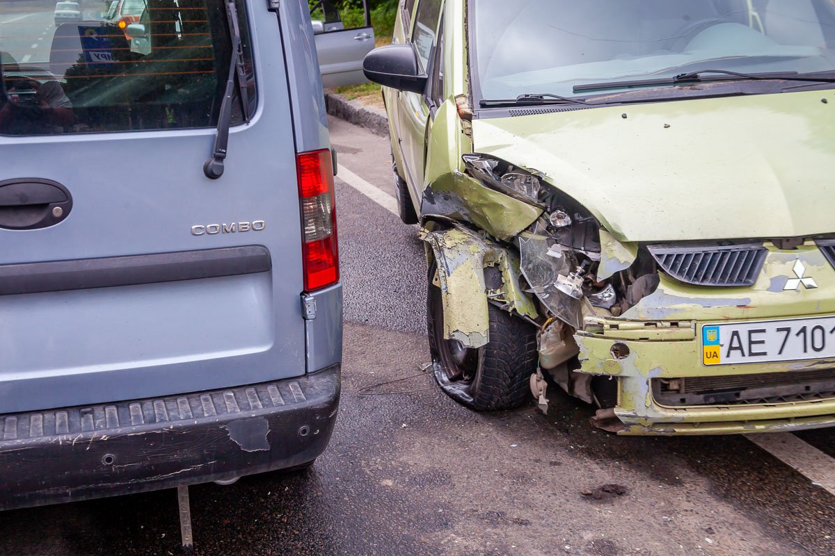 Столкнулись два авто