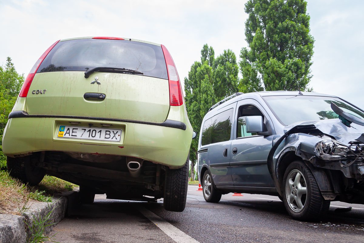 Mitsubishi стоял