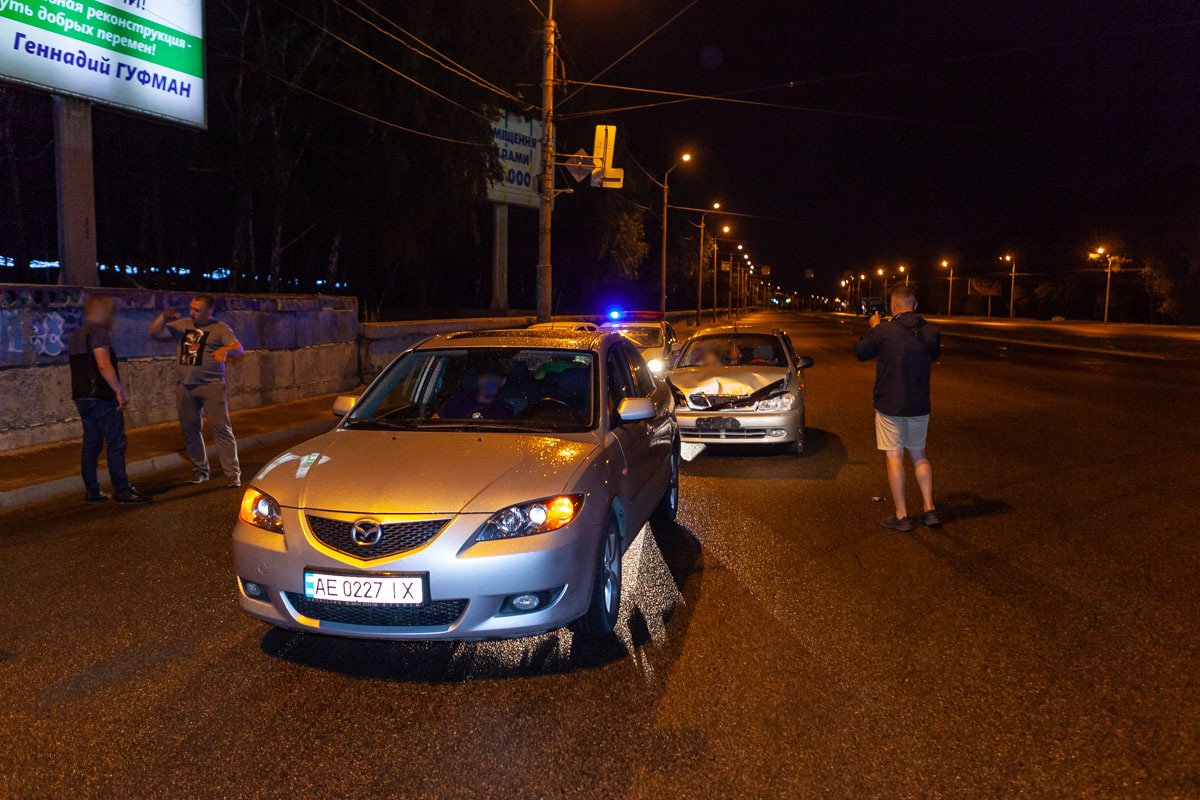 Daewoo ехал в среднем ряду по проспекту Богдана Хмельницкого, в сторону улицы Титова