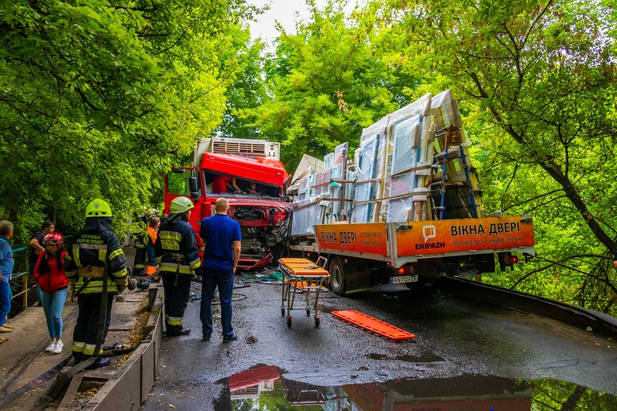 В результате аварии пострадали три человека В результате аварии пострадали три человека