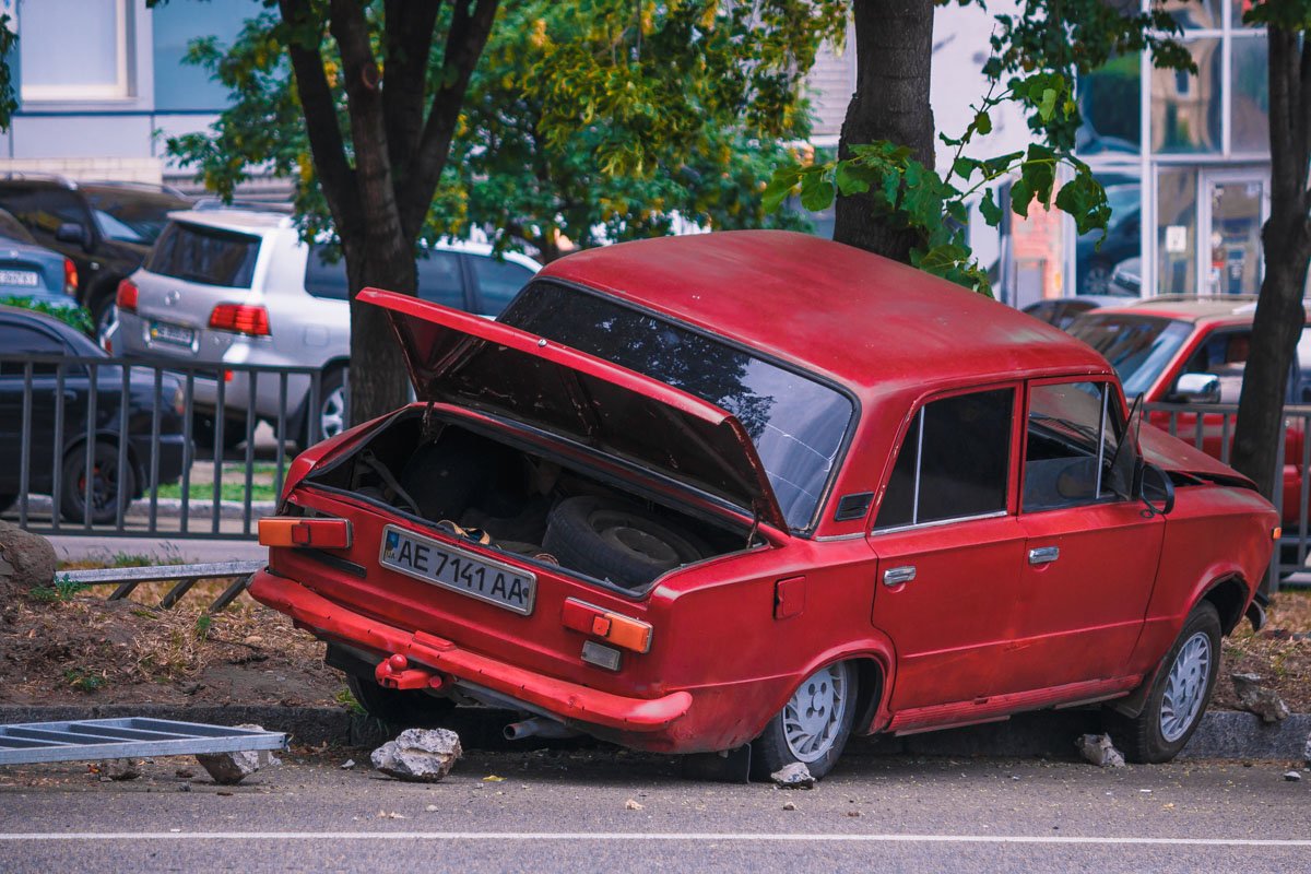 Столкнулись ВАЗ и Renault