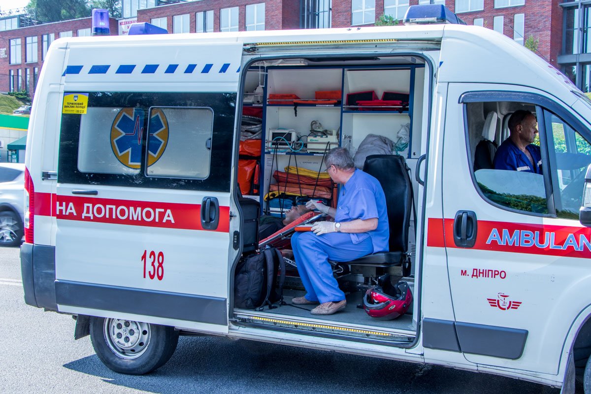 На месте сразу же вызвали скорую помощь и полицию На месте сразу же вызвали скорую помощь и полицию