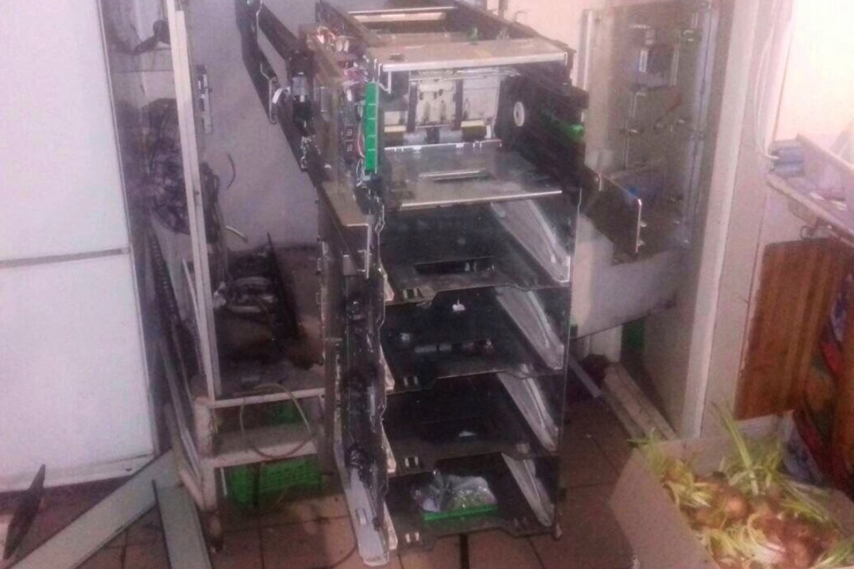 Преступники забрали кассеты с наличными и скрылись в неизвестном направлении  