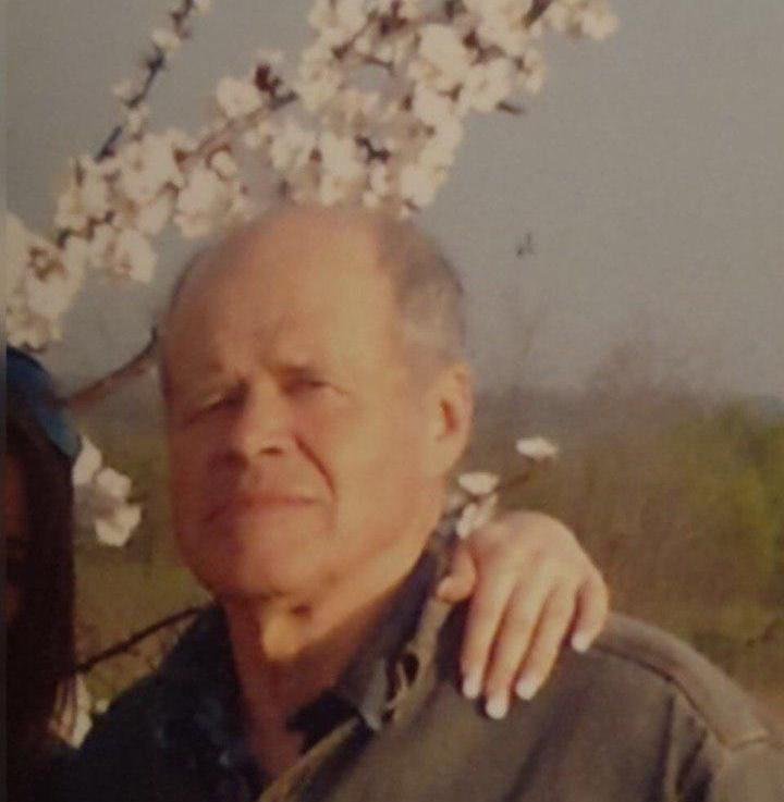 В Днепре 82-летний мужчина простился с женой и пропал