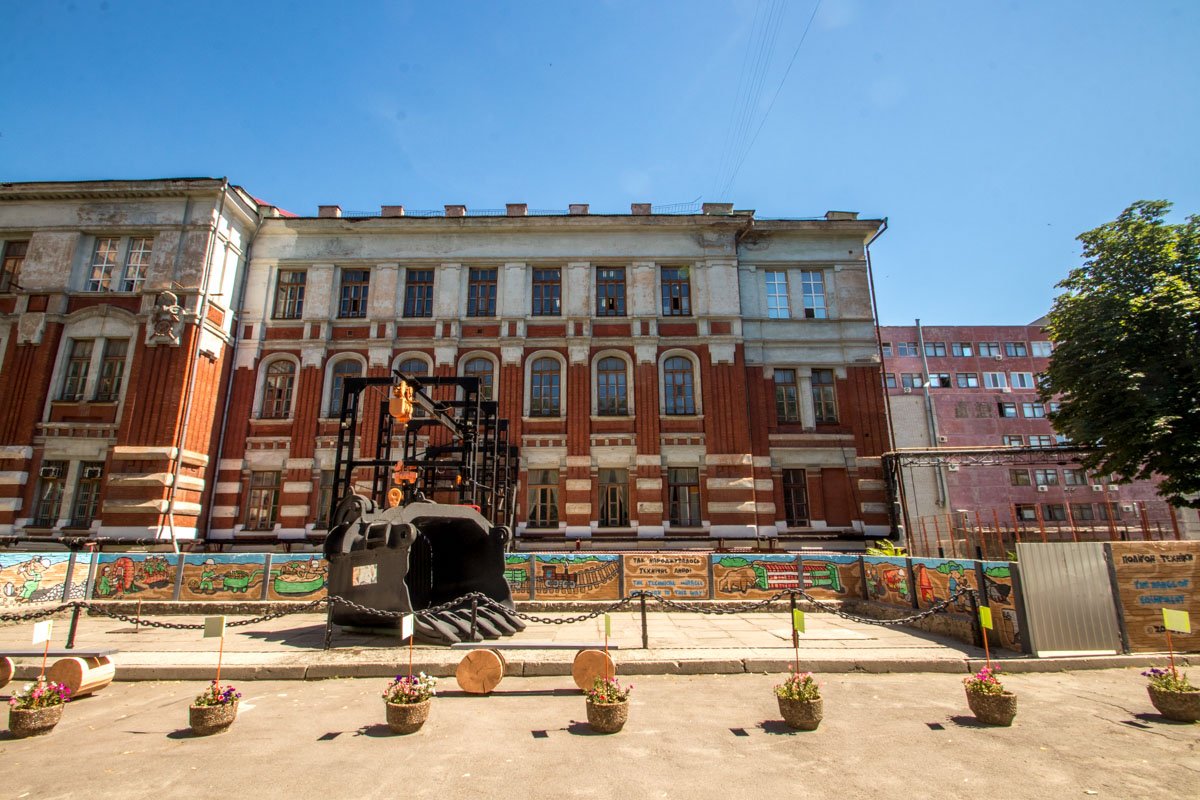 А вы видели этот ВУЗ с другой стороны? А вы видели этот ВУЗ с другой стороны?