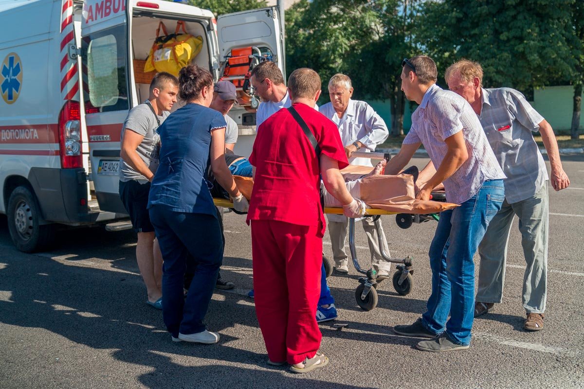 Мотоциклиста госпитализировали в больницу Мечникова с открытым переломом ноги Мотоциклиста госпитализировали в больницу Мечникова с открытым переломом ноги