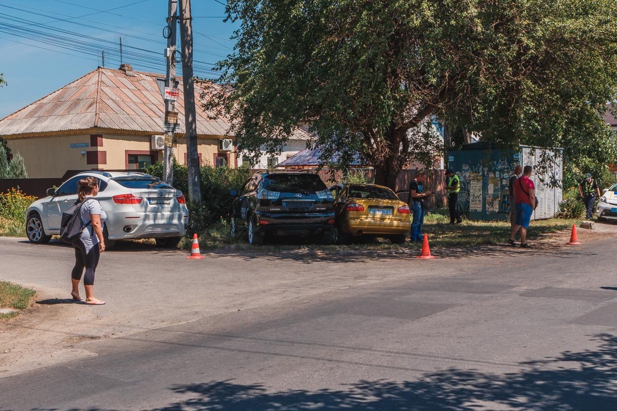 В Днепре на Воронежской столкнулись Lanos и Lexus