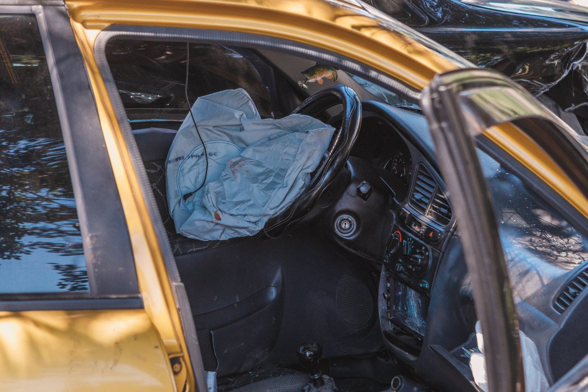 Водитель Lanos включил поворотник и собирался повернуть на улицу Оренбургскую