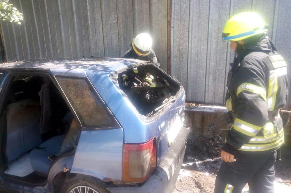 В Днепре горел автомобиль Fiat В Днепре горел автомобиль Fiat