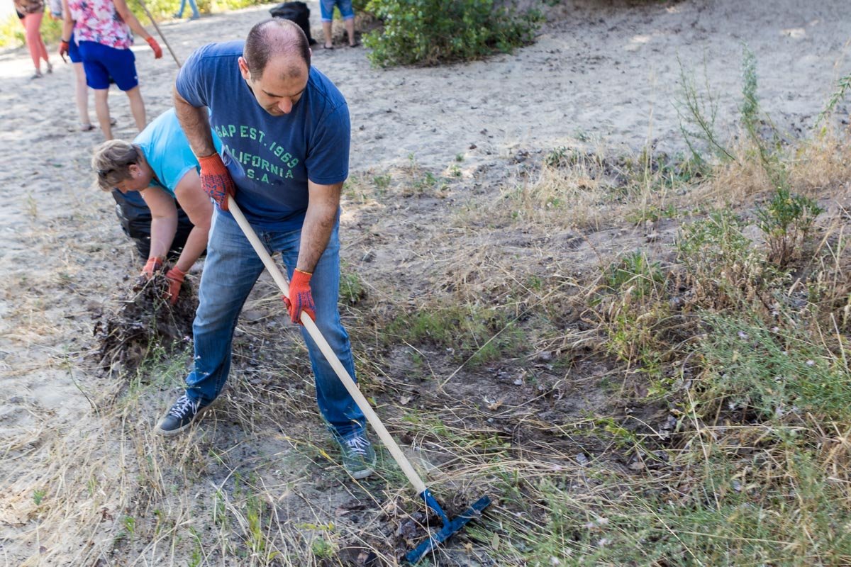 В этот раз к ним присоединился кандидат в депутаты от партии «Слуга народа» Дмитрий Кисилевский