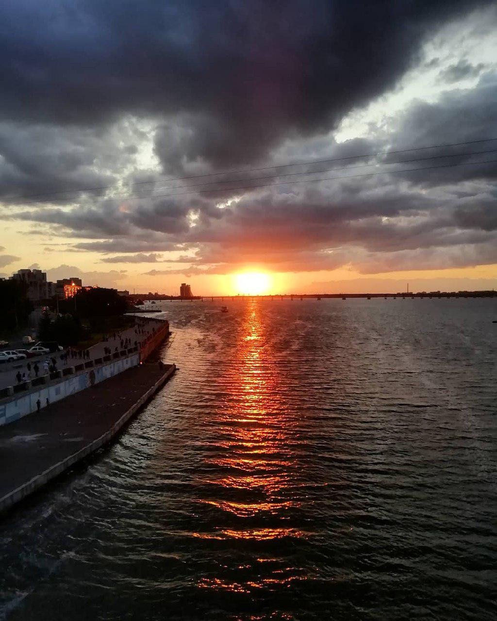 Тучи, словно Дементоры, высасывают из города все счастье. Фото: _liza_ph_dp