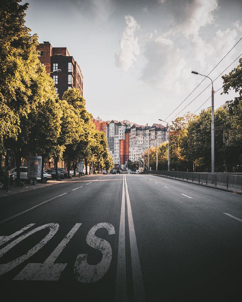 Большой город, в котором твои мечты сбываются у кого-то другого. Фото: artemlazarev_ph