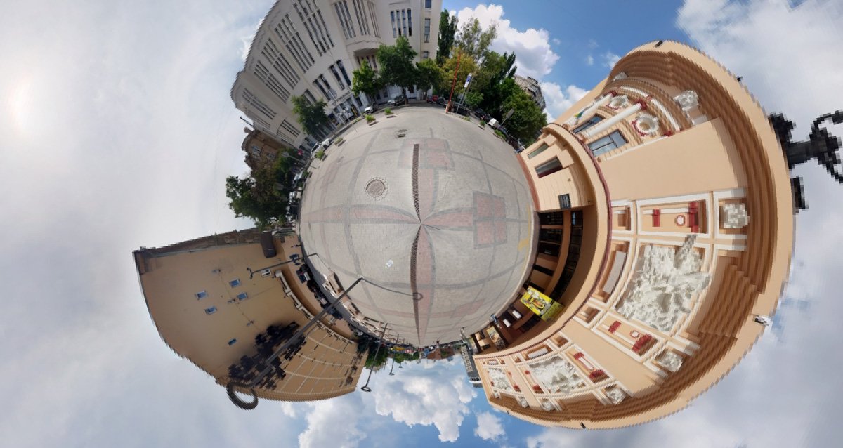 Тишину нарушает только шкворчание — это солнце поджаривает небеса