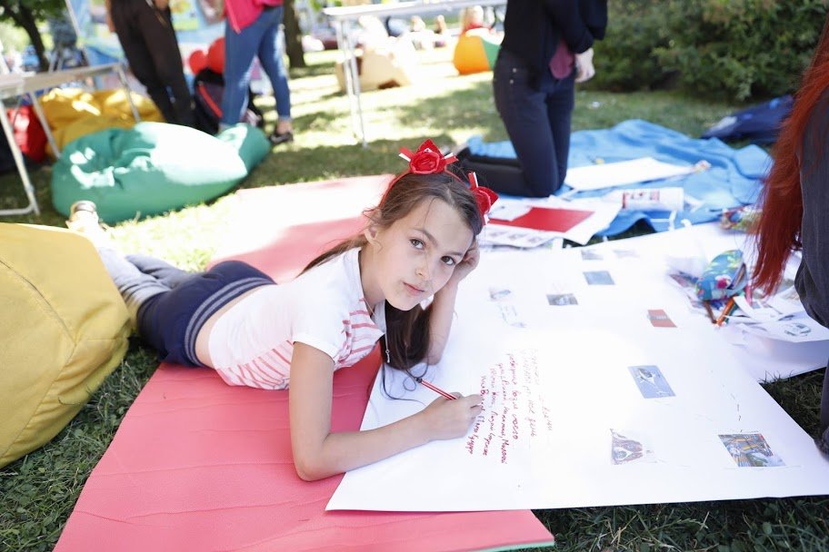 На месте можно были принять участие в играх и конкурсах На месте можно были принять участие в играх и конкурсах