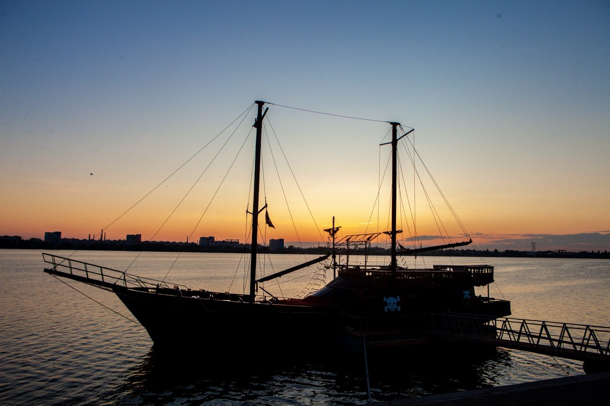 Прогулки по Днепру через несколько часов возобновятся Прогулки по Днепру через несколько часов возобновятся