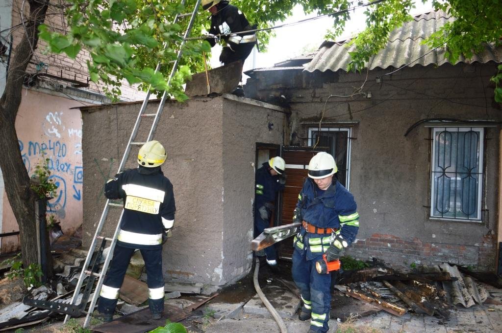 Возгорание произошло в одноэтажном жилом доме Возгорание произошло в одноэтажном жилом доме